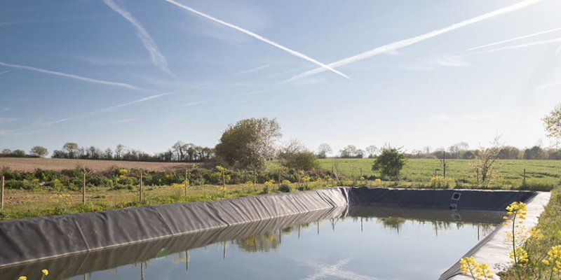 réserve d'eau en exploitation agricole