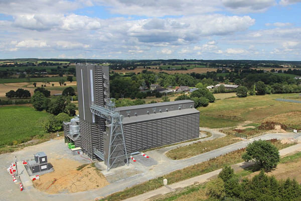 silo de collecte de céréales biologiques à Châteaubourg