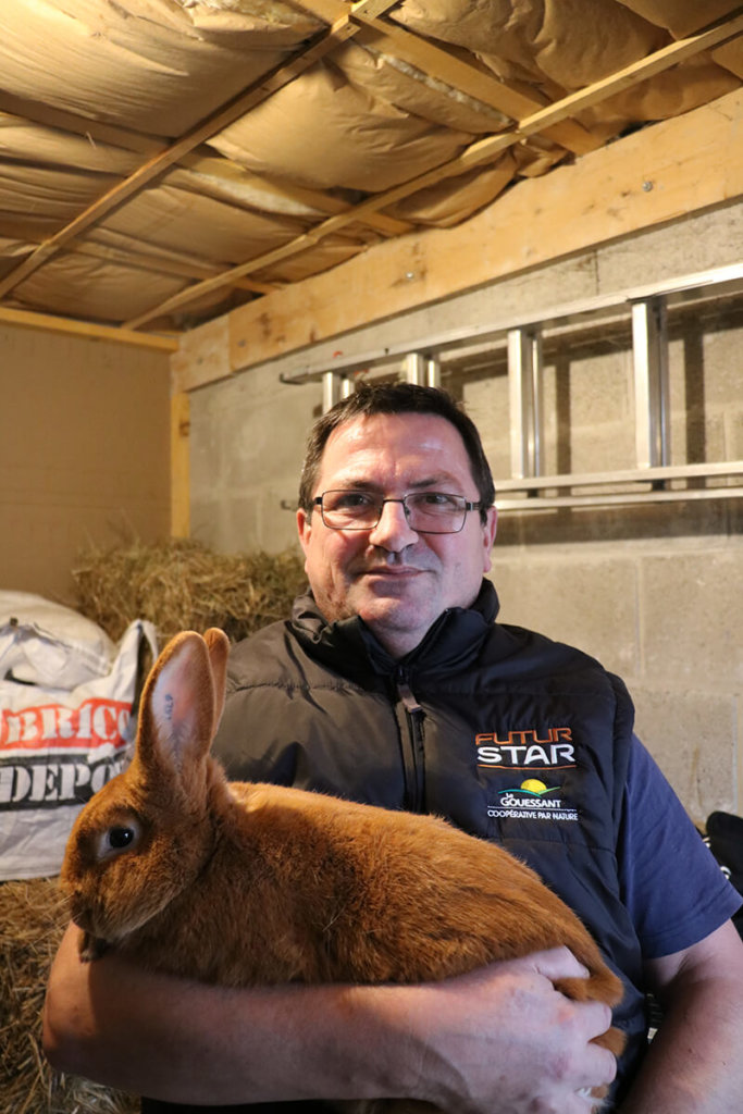 éleveur de éleveuse de lapins fauve de bourgogne