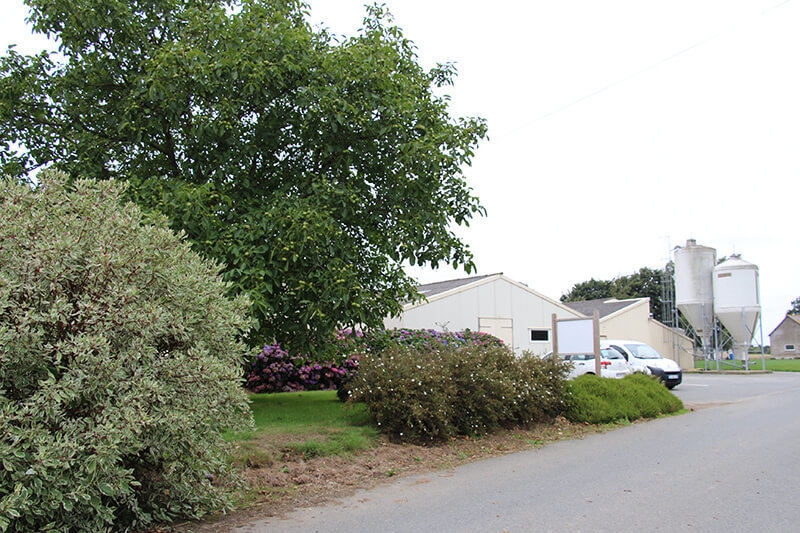 un abord de ferme accueillant